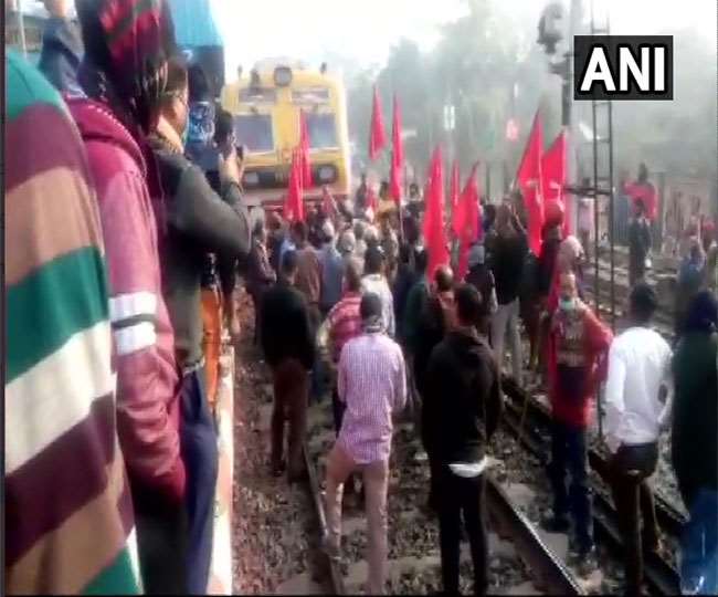 West Bengal Bandh News: पैदल मार्च के दौरान हुए पुलिस लाठीचार्ज के विरोध में वामदलों का आज 12 घंटे का बंगाल बंद
