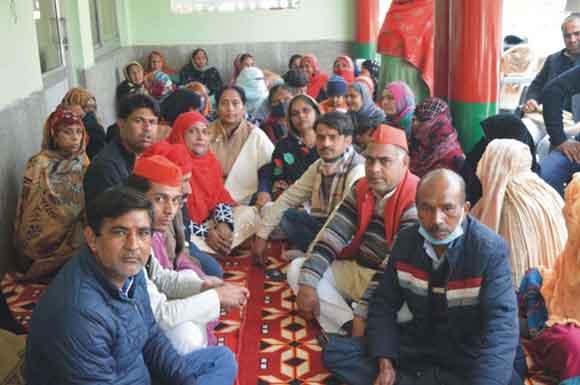 घेरा डालो कार्यक्रम में सुनी महिलाओं की समस्याएं
