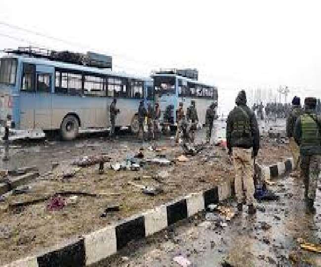 राजनाथ सिंह, राहुल गांधी, प्रियंका गांधी समेत इन नेताओं ने पुलवामा हमले की दूसरी बरसी पर शहीदों को किया नमन