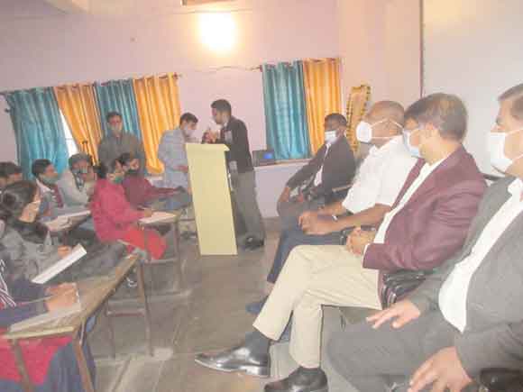 मुख्यमंत्री अभ्युदय योजना प्रतियोगी परीक्षाओं की तैयारी का बेहतर प्लेटफार्म होगा: मण्डलायुक्त