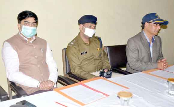 जिलाधिकारी ने सुनीं पूर्व सैनिकों की समस्याएं