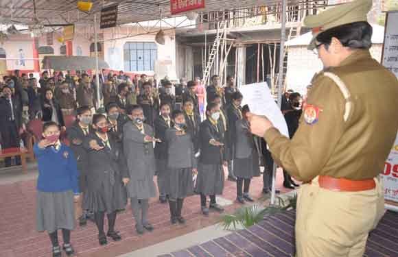 महिला सशक्तिकरण गोष्ठी में बताए सुरक्षा के उपाय