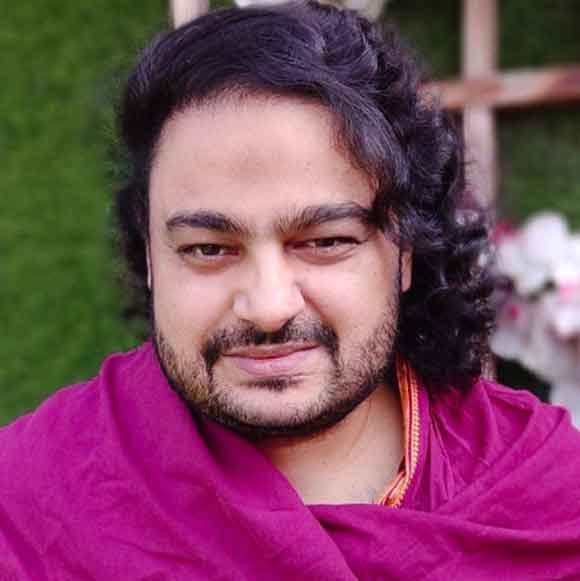 तिरंगे का अपमान करने वाले लोगों पर कार्रवाई करे सरकार: स्वामी दीपंकर