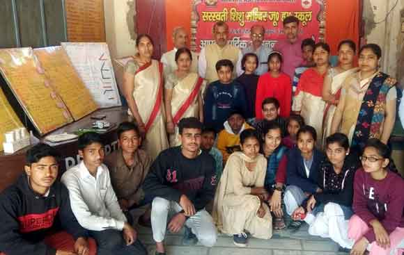 छात्र-छात्राएं ने सुंदर माडल प्रस्तुत कर अपनी प्रतिभा का मनवाया लोहा
