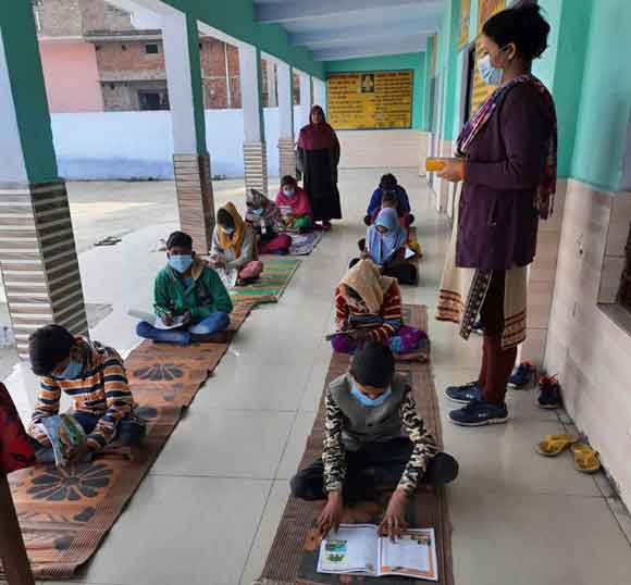 उच्च प्राथमिक विद्यालय खुले, अध्यापकों व छात्रों में दिखा उत्साह