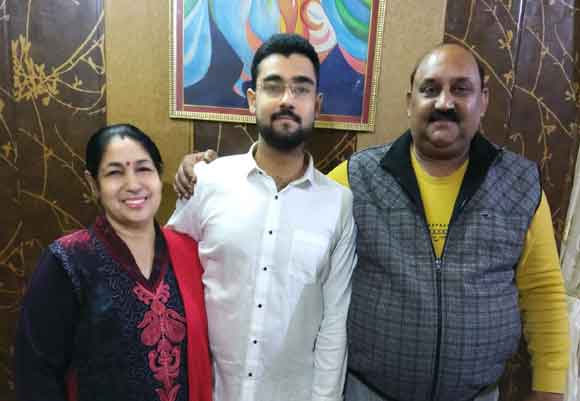 गांव सोना अर्जूनपुर ऋषभ पुण्डीर ने एसडीएम बनकर क्षेत्र व जिले का नाम किया रोशन