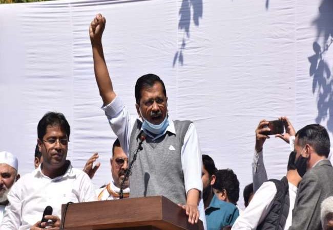 MCD By Election Result 2021: कार्यकर्ताओं से बोले सीएम केजरीवाल, अगले साल निगम में AAP का होगा कब्जा