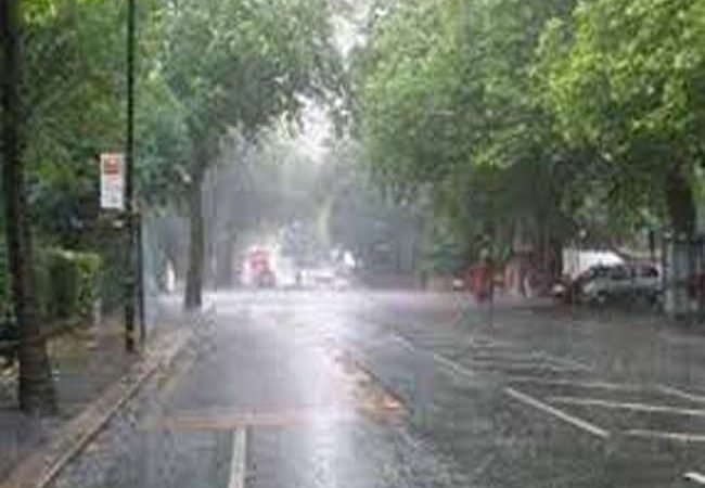 Weather Alert: तेजी से बदल रहा है मौसम, इन राज्यों में भारी बारिश की चेतावनी