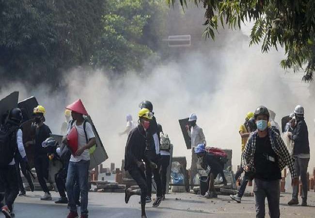 म्यांमार में सेना और पुलिस का खूनी खेल, 38 और लोगों को उतारा मौत के घाट