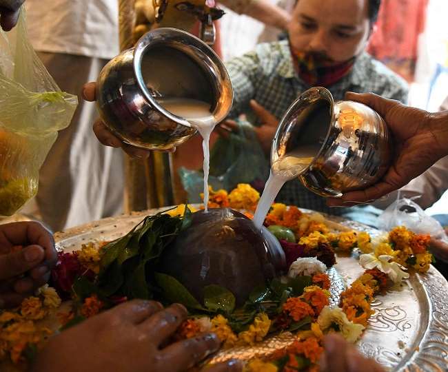 Mahashivratri 2021 LIVE : महाशिवरात्रि का पावन पर्व आज, कश्मीर से कन्याकुमारी तक भक्तों का तांता