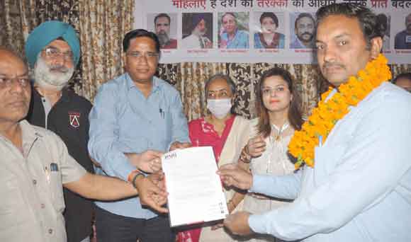 परी संस्था ने किया महिला सिलाई-कढ़ाई केंद्र का शुभारम्भ