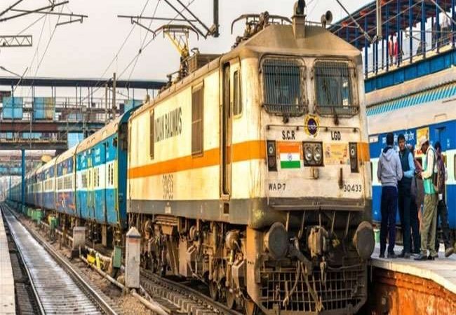 दिल्ली और पंजाब के लोगों को रेलवे ने दी बड़ी खुशखबरी, किसान धरना खत्म होने से फिर बहाल हुई रेल सेवा