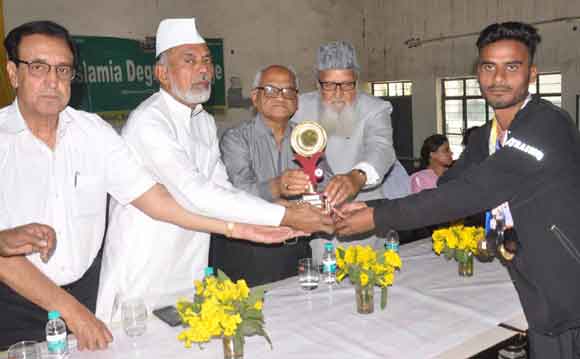 विभिन्न खेल स्पर्धाओं के विजेताओं को किया पुरस्कृत