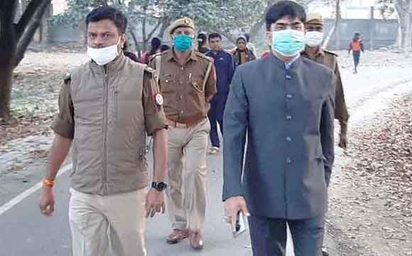 डीएम व एसएसपी ने किया कम्पनी बाग का निरीक्षण