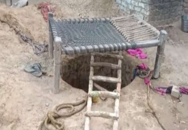 आगरा में सेप्टिक टैंक में गिरे बच्चे को बचाने में बड़ा हादसा, जहरीली गैस से तीन भाइयों समेत पांच की मौत