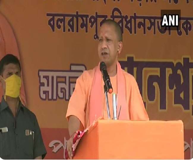 Bengal Chunav: बंगाल में गरजे योगी, कहा- 2014 के बाद बदला भारत, ममता कर रही चंडी पाठ, राहुल टेक रहे मंदिर में माथा