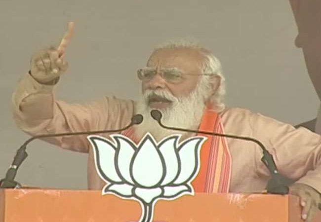 बंगाल चुनाव 2021: पुरुलिया में चुनावी रैली में ममता सरकार पर जमकर बरसे PM मोदी, कहा- इसबार TMC की हार तय