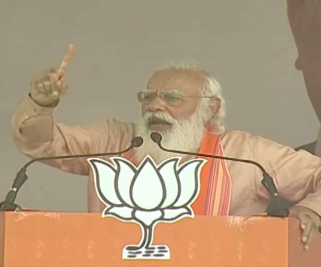 बंगाल चुनाव 2021: पुरुलिया में चुनावी रैली में ममता सरकार पर जमकर बरसे PM मोदी, कहा- इसबार TMC की हार तय