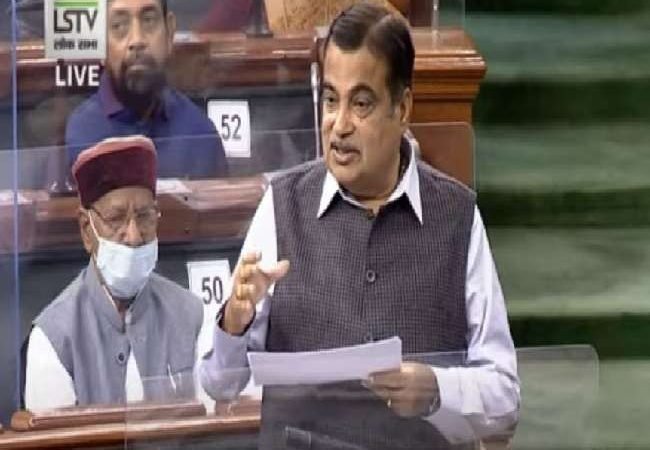 लोकसभा में केंद्रीय मंत्री नितिन गडकरी ने किया एलान, एक वर्ष में हटाए जाएंगे फिजिकल टोल बूथ