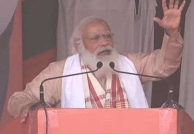 असम में प्रधानमंत्री मोदी बोले- बरसों तक चले कांग्रेस के भ्रष्टाचार ने असम को देश से किया था अलग-थलग