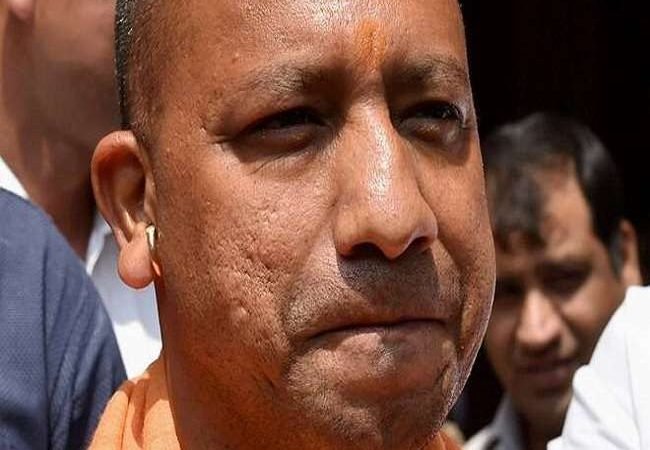 बस्ती में छात्रा के खिलाफ फर्जी FIR के मामले में सरकार का बड़ा एक्शन, एसपी का तबादला और दो निलम्बित