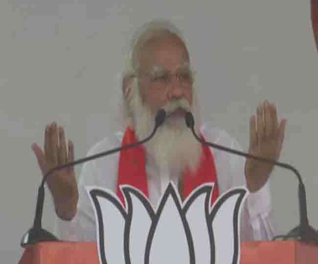बंगाल में बोले पीएम मोदी, परिवर्तन की आहट से बौखला गई हैं दीदी, यहां की परंपरा का कर रही हैं अपमान