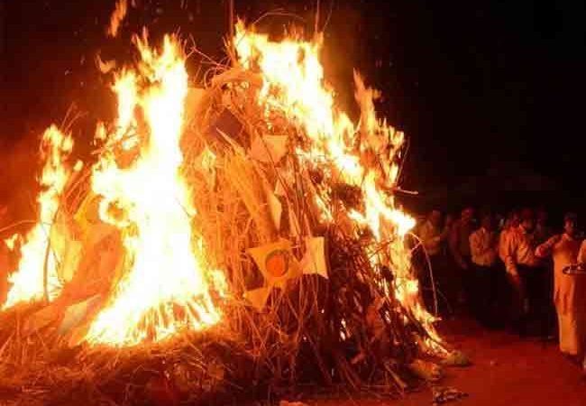 Holi & Holika Dahan Date Time: जानिये- होलिका दहन का शुभ मुहूर्त और पूजा विधि, 499 साल बना है ये योग