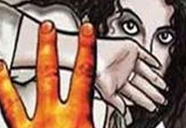 सहारनपुर में दुष्कर्म कर अश्लील वीडियो बनाई, ब्लैकमेल कर मतांतरण कराया, मुकदमा दर्ज, दस आरोपितों की तलाश में पुलिस