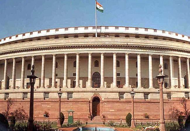 Parliament session live updates: महाराष्ट्र मामले पर हुए बवाल पर शिवसेना का वॉकआउट