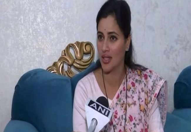 महिला सांसद के लेटर से महाराष्ट्र की सियासत में नया बवाल, शिवसेना नेता पर धमकी देने आरोप, पुलिस से करेंगी संपर्क