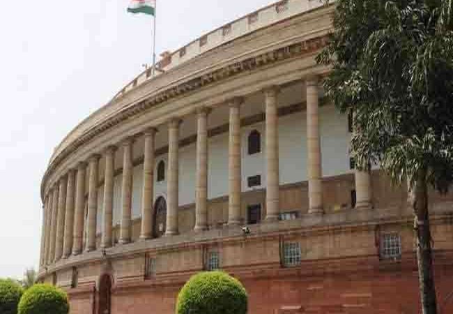 दिल्‍ली में उपराज्‍यपाल को ज्‍यादा अधिकार देने वाले विधेयक को संसद की मंजूरी, हंगामे के बीच राज्यसभा से भी पारित