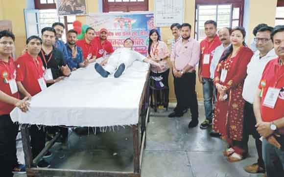 448 रक्तदाओं ने किया स्वैच्छिक रक्तदान