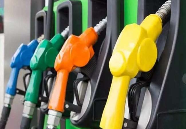 Petrol Diesel Prices Today: लगातार दूसरे दिन सस्ता हुआ पेट्रोल-डीजल, जानिए अपने शहर के दाम