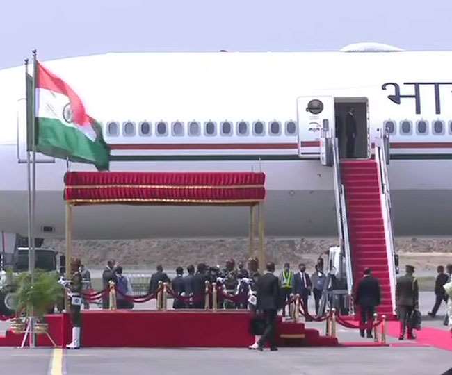 LIVE: बांग्लादेश पहुंचे प्रधानमंत्री नरेंद्र मोदी, शेख हसीना ने की आगवानी, कोरोना काल शुरू होने के बाद पहली विदेश यात्रा
