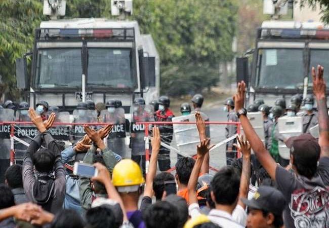 Black Saturday : म्यांमार की सेना ने प्रदर्शनकारियों के साथ खेली खून की होली, 90 से ज्यादा लोगों की मौत