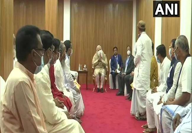 LIVE: पीएम मोदी ने ओराकांडी में मतुआ समुदाय के प्रतिनिधियों से मुलाकात की, NSA डोभाल भी रहे मौजूद