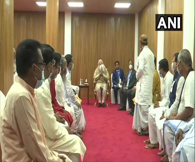 LIVE: पीएम मोदी ने ओराकांडी में मतुआ समुदाय के प्रतिनिधियों से मुलाकात की, NSA डोभाल भी रहे मौजूद