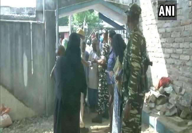 Bengal Chunav 2021 Voting LIVE: मतदान के बीच हिंसा की खबर, पश्चिमी मेदिनीपुर में भाजपा कार्यकर्ता के शव मिलने से सनसनी