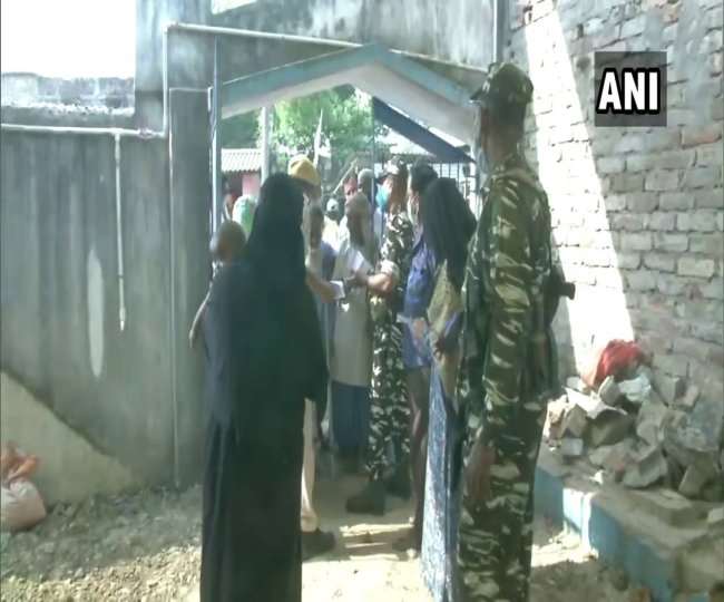 Bengal Chunav 2021 Voting LIVE: मतदान के बीच हिंसा की खबर, पश्चिमी मेदिनीपुर में भाजपा कार्यकर्ता के शव मिलने से सनसनी