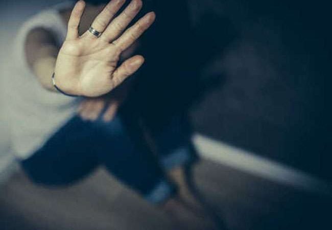 मध्‍य प्रदेश में इंसानियत शर्मसार, नाबालिग दुष्‍कर्म पीड़िता और आरोपी को रस्सी से बांधकर निकाला जुलूस