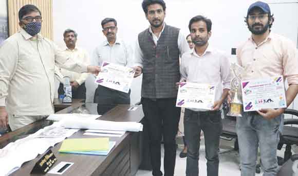 हितेश व स्वेना डिजाईन प्रतियोगिता के विजेता घोषित