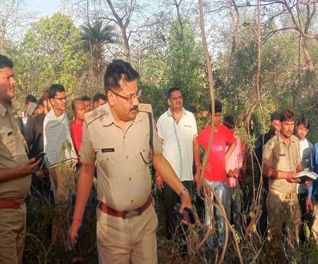 UP के बाराबंकी में ननिहाल आए बालक की नृशंस हत्या, जीभ काटकर फंदे से लटकाया; पास पड़ा मिला नींबू और…