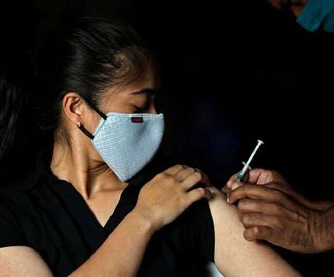 देश में कल से 45 साल से अधिक उम्र के लोगों को लगेगी कोरोना वैक्सीन, ऐसे कराएं रजिस्ट्रेशन; यहां जानें पूरी प्रक्रिया