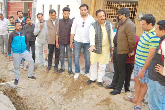बर्दाश्त नहीं की जाएगी विकास कार्यों में लापरवाही व देरी: गुम्बर