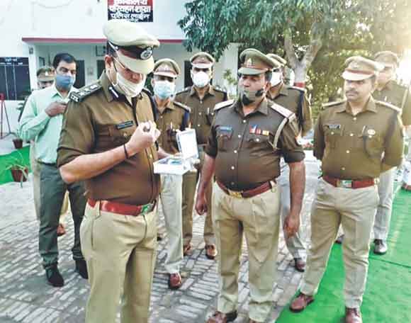 डीआईजी ने किया पुलिस लाईन का वार्षिक निरीक्षण