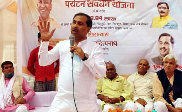 मिरगपुर में गुरू बाबा फकीरादास मंदिर के सौंदर्यीकरण कार्य का मुख्यमंत्री ने किया शिलान्यास