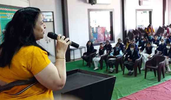 महिला दिवस पर दून वैली स्कूल में ‘समाज में नारी की भुमिका’ पर कार्यक्रम का आयोजन