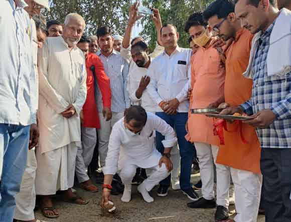 प्रधानमंत्री नरेंद्र मोदी के मूल मंत्र सबका साथ सबका विकास को सार्थक बनाना: बृजेश सिंह