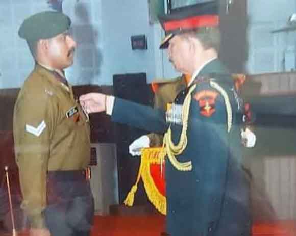 सेना के जवान को मिला सेना पदक, दो आतंकियों को किया था ढ़ेर – गांव रणखंडी में खुशी की लहर