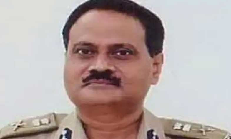 उत्तर प्रदेश में 30 मार्च तक पुलिसकर्मियों की छूटियाँ निरस्त